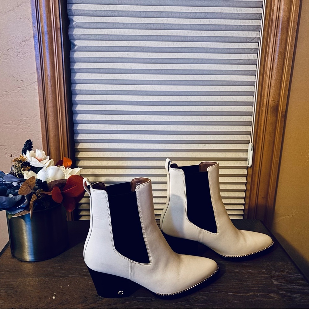 EUC Coach White Leather and Black Stretch Ankle Boots with Gold Beads - Sz 8.5 - Picture 4 of 12